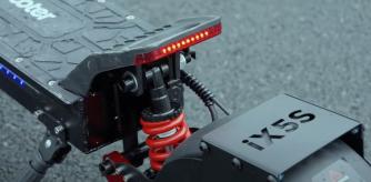 Cuenta con suspensión en cada rueda para una mayor seguridad