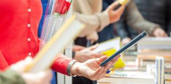 Estos son los libros más recomendados por los libreros para Sant Jordi 2025