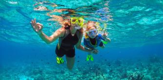 Disfruta del snorkeling y explora las profundidades del mar con seguridad