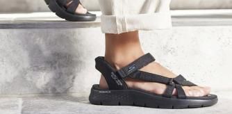 Skechers tiene sandalias para hombres y mujeres