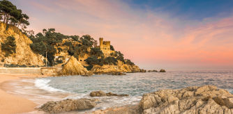 Lloret de mar podría ser tu próximo destino vacacional para disfrutar de la playa este veranol.