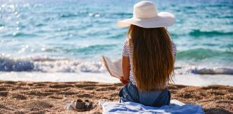 Lecturas de verano para desconectar y relajarse frente al mar