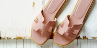 Sandalias planas para llevar en ocasiones especiales este verano