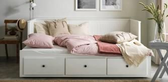 El diván HEMNES es uno de los muebles best seller de IKEA que ha bajado de precio