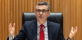 El ministro de la Presidencia, Justicia y Relaciones con las Cortes, Félix Bolaños, interviene durante la clausura de una jornada sobre la protección de los menores en el entorno digital, en el Congreso, a 17 de octubre de 2025, en Madrid (España). La jornada ha sido organizada por DigitalES bajo el título 'Infancia y adolescencia en la era digital: un reto social y legislativo'