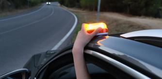 Hazte ya con tu baliza V16 de emergencia para coche antes de que se agote