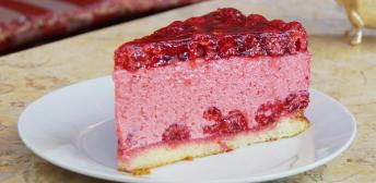 Tarta de mousse de frambuesa