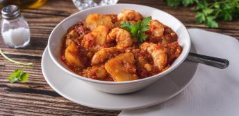 Patatas con gambones