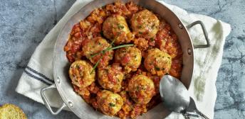 Albóndigas de atún con salsa de tomate