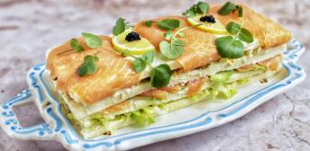 Pastel frío de salmón ahumado