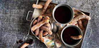 Churros con chocolate caliente
