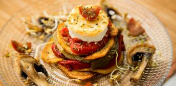 Timbal de pimiento con queso de cabra