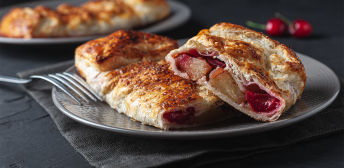 Hojaldre manzana y cerezas