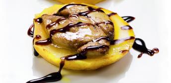 Hígado de pato con manzana y caramelo de ratafía