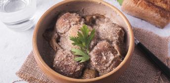 Albondigas setas y garbanzos