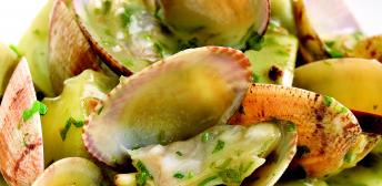 Alcachofas guisadas con almejas