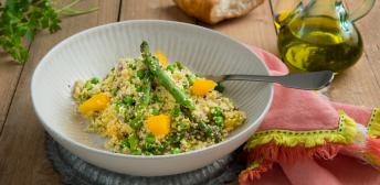 Tabulé de guisantes con naranja