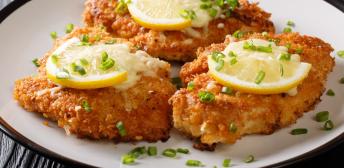 Pavo rebozado al estilo Kiev