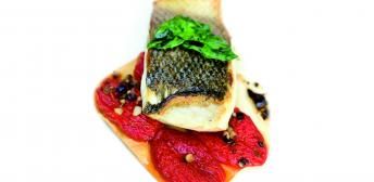 Lubina en coca de tomate cobfitado