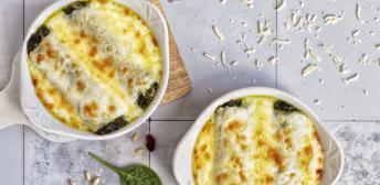 Canelones de espinacas con pasas y piñones