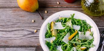Ensalada de Rúcula y Parmesano con Aceite de Trufa Blanca
