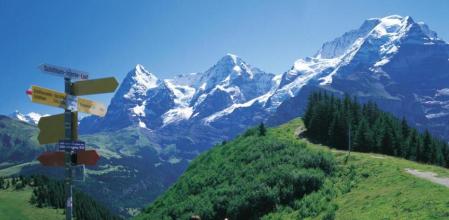 Vista panorámica de las montañas suizas de Eiger, Moench y Jungfrau, zona en la que ha ocurrido el suceso mortal