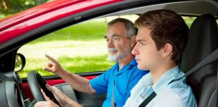 Los alumnos de autoescuela suelen temer a la parte de aparcar