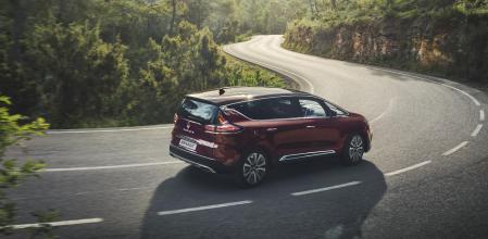 El Espace se comercializa en España desde 40.171 euros correspondientes a la versión ZEN Blue dCi de 160 CV y cambio EDC&nbsp;