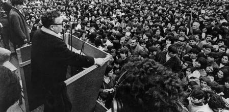 Durante una concentración de la Unidad Popular.