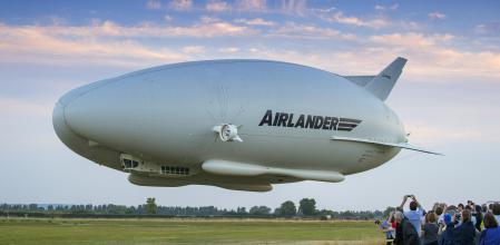 El dirigible Airlander 10 que reemprenderá los vuelos en dirigible al Polo casi un siglo después