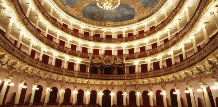 Teatro de la Ópera de Manaus, inaugurado en 1896 gracias al caucho.