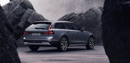 El V90 tiene una longitud que supera los 4,9 metros y un maletero con una capacidad de carga que parte de 560 litros&nbsp;