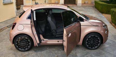 El Fiat 500 3+1 incorpora una segunda puerta, de apertura suicida, en el lado del acompañante