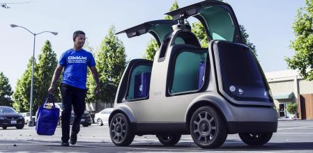 Para realizar adecuadamente entregas de alimentos, permite adaptar su temperatura interior.