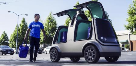 Para realizar adecuadamente entregas de alimentos, permite adaptar su temperatura interior.