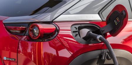 Mazda MX-30, recarga coche eléctrico