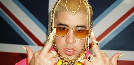 El artista puertorriqueño Bad Bunny ha sido uno de los pioneros en el 'nail-art' para hombres.