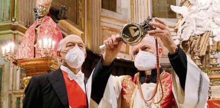 Nápoles teme más desastres: la sangre de san Jenaro no se ha licuado