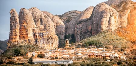 Panorámica de Agüero, capital del Reino de los Mallos