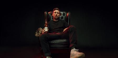 Budweiser conmemora el récord del argentino con una serie de botellas que hacen mención al papel de los guardametas a los que se ha enfrentado