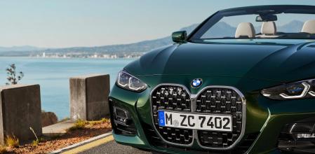 La enorme parrilla frontal es el distintivo estético que más destaca del Serie 4, que se lanza al mercado en formado descapotable&nbsp;