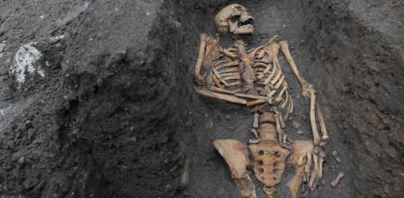 Los restos de un individuo enterrado en el convento agustino de Cambridge