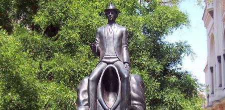 Monumento a Franz Kafka en Praga