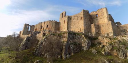 Exterior el Sacro Castillo-Convento de Calatrava la Nueva