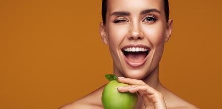 Consigue unos dientes blancos y sanos con estos productos para recuperar la mejor versión de tu sonrisa