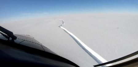 Un iceberg gigante se desprende en la Antártida diez años después de hallarse la primera grieta
