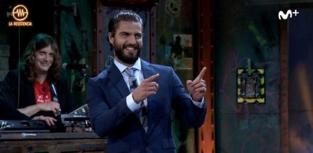Maxi Iglesias se convierte en David Broncano en 'La resistencia'