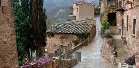 Vistas de una de las hermosas calles de Mura.