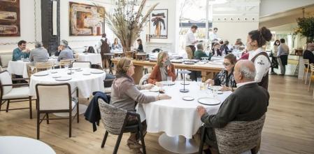 El comedor de Adobo, el nuevo restaurante del chef Enrique Valentí