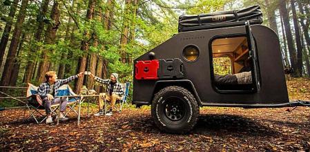 Se caracteriza por ofrecer un interior cómodo y razonablemente espacioso.